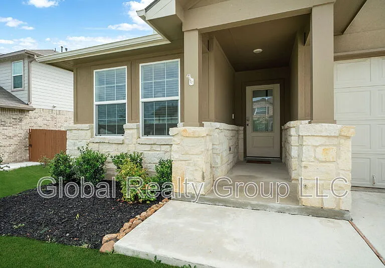 515 Diamond Shls — Photo 5