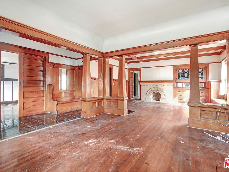 1st image of 227 W 52nd St