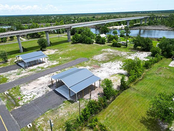 2nd image of 164 S Canal Dr