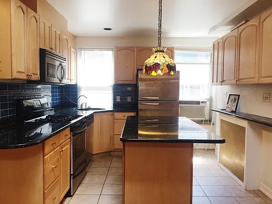 Rented by In Haus LLC | media 36