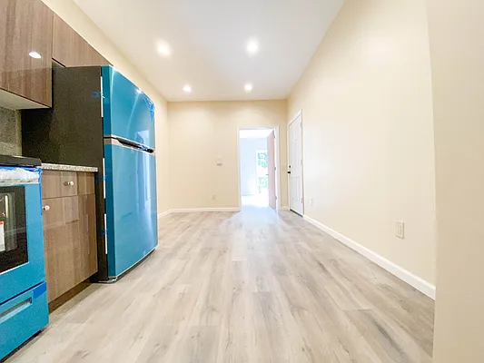 Rented by RealTegrity NY LLC | media 20