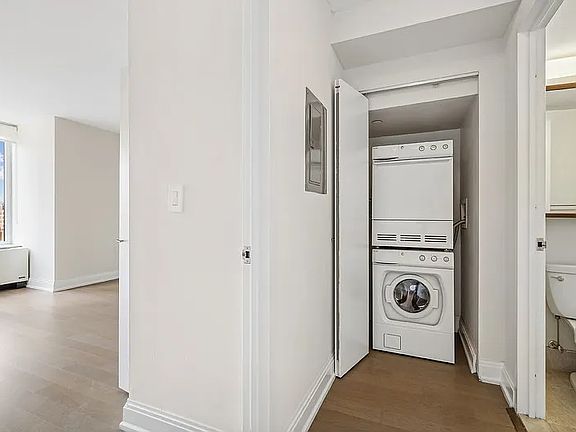 5th image of 125 W 31st St APT 17B