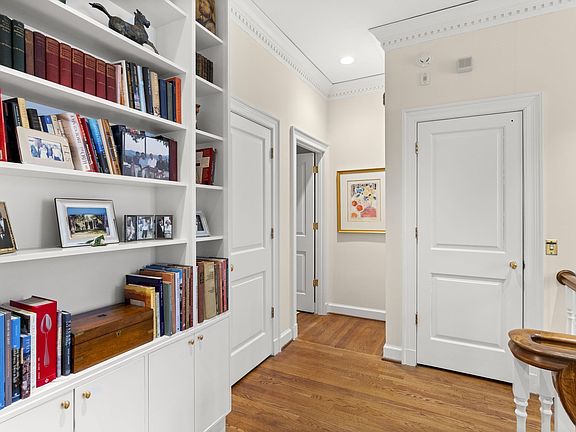 4th image of 615 Belle Meade Blvd