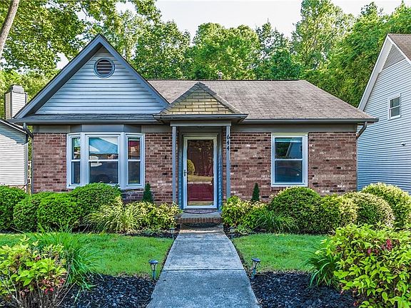 2nd image of 644 Lantern Ridge Dr