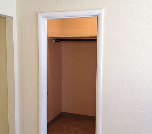 5th image of 412 E North Bend Way