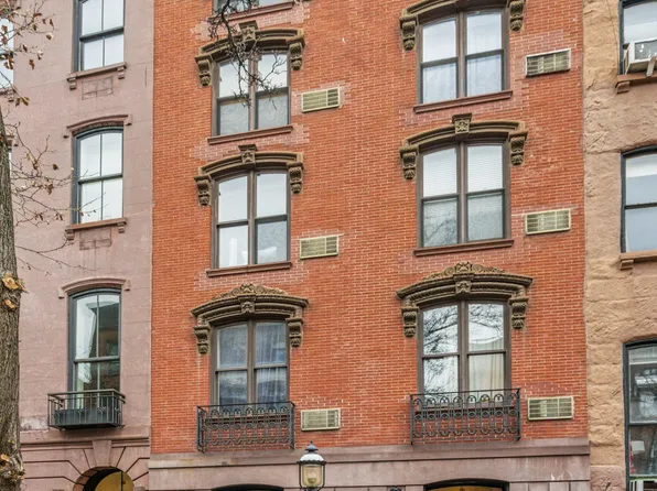 453 West 22nd Street image 1 of 7