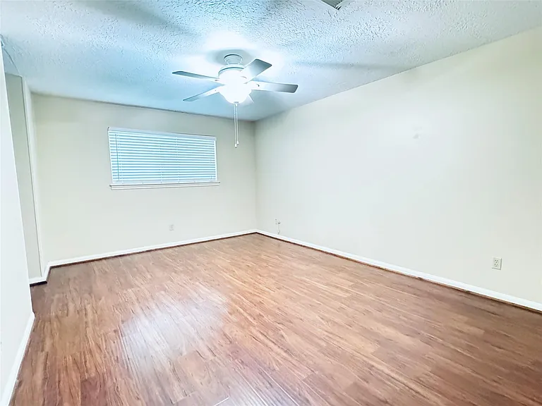 13935 Saint Marys Ln — Photo 13