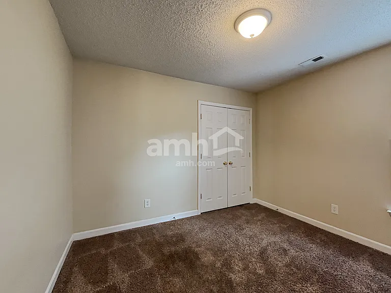 2208 Thorncrest Dr — Photo 17