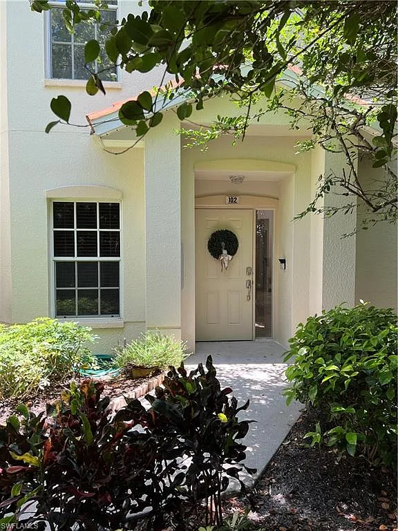 3 bed, 2.0 bath, 1986 sqft, $10,000 — Photo 2