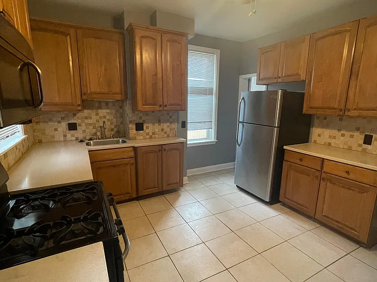 1514 E Lafayette Ave — Photo 4