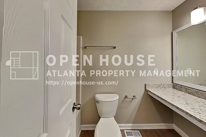 110 Rockefeller Ln — Photo 15