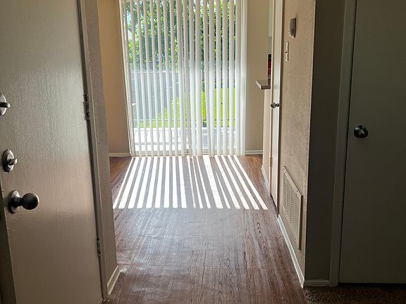 2nd image of 1302 E Broadway St APT 130