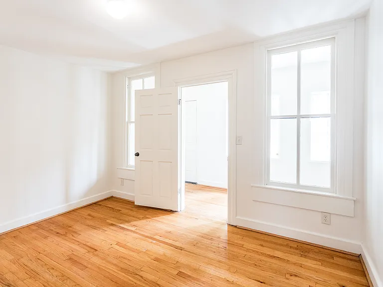 1421 Van Dyke St — Photo 11