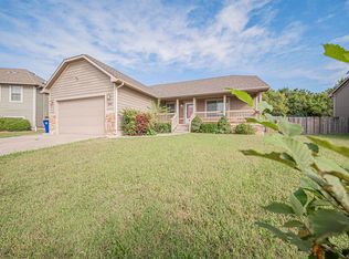 2332 Buckshot Dr, Junction City, KS 66441