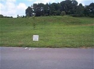 127 Tree Frog Ln, Benton, TN 37307