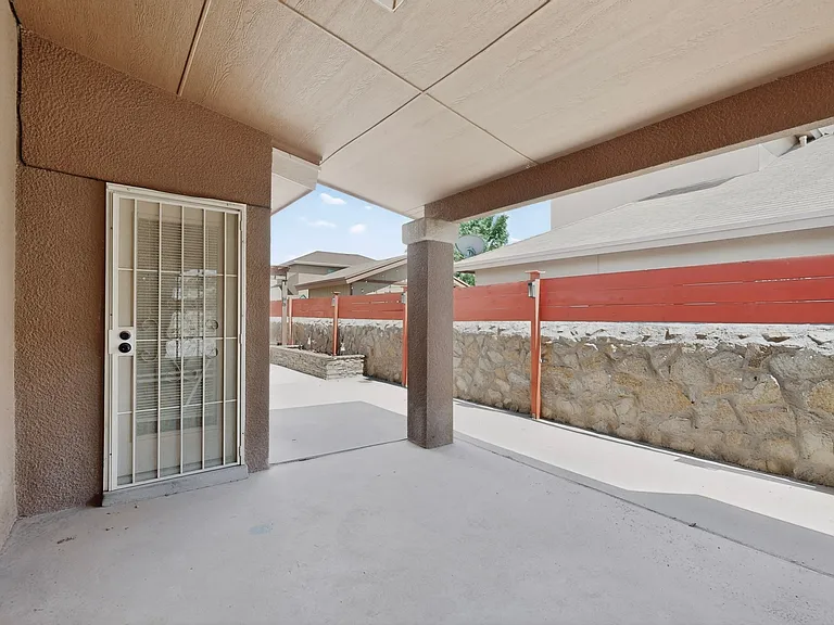 2304 Honey Dew St — Photo 33