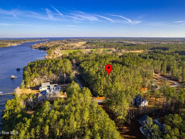 401 & 403 Vicksburg Court, Havelock, NC 28532