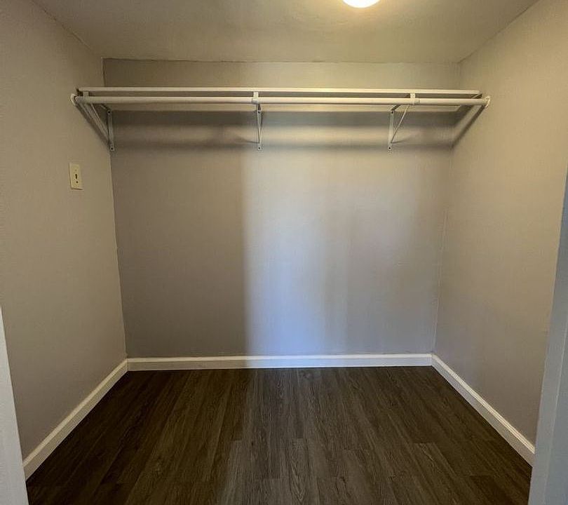 1st image of 8 Bacon Ct