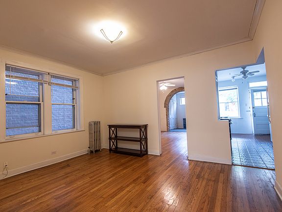 3rd image of 2250 N Burling St APT 1S