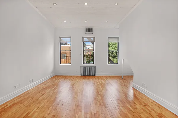 Rented by City Connections Realty | media 17