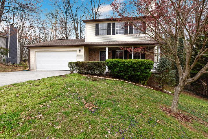 1st image of 1421 Springwood Cir