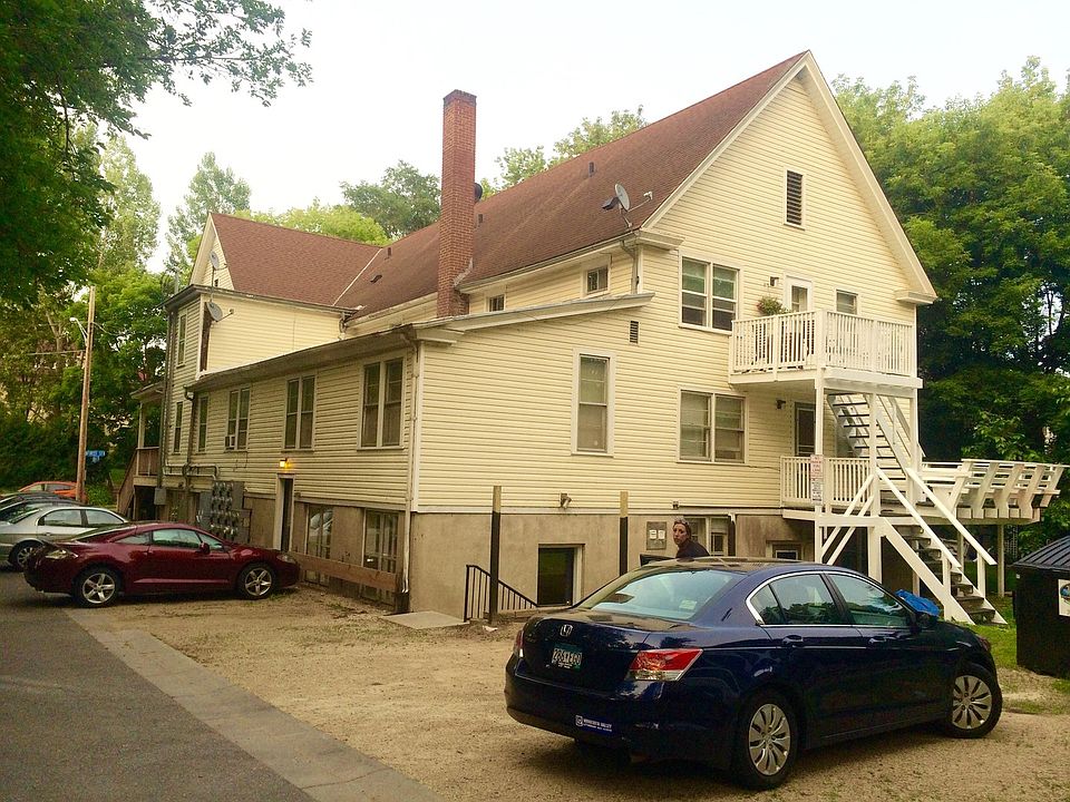 1st image of 200 1st St APT 4