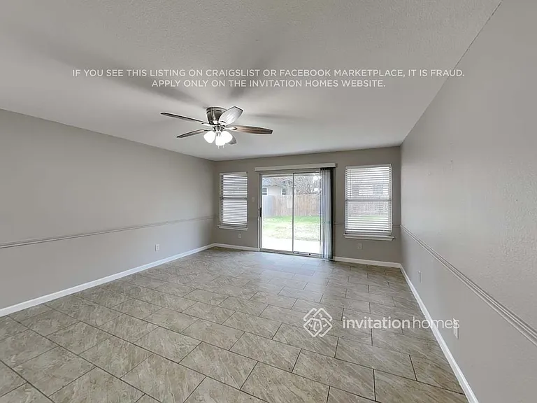 1154 Terra St — Photo 3