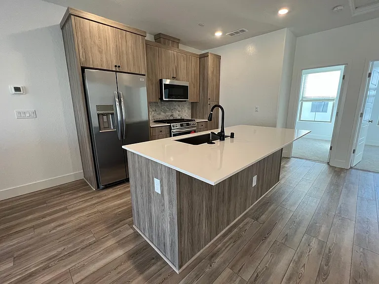 575 N Chapel — Photo 9