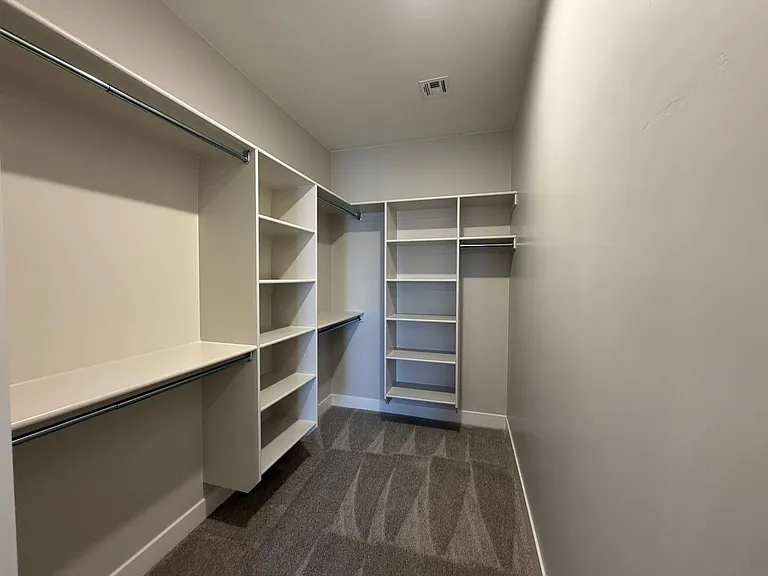 577 E Hemsworth Ln — Photo 25