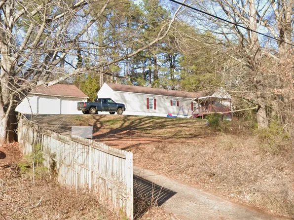 455 Fews Bridge Rd, Taylors, SC 29687