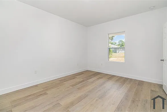 435 Goldsmith Ave — Photo 15