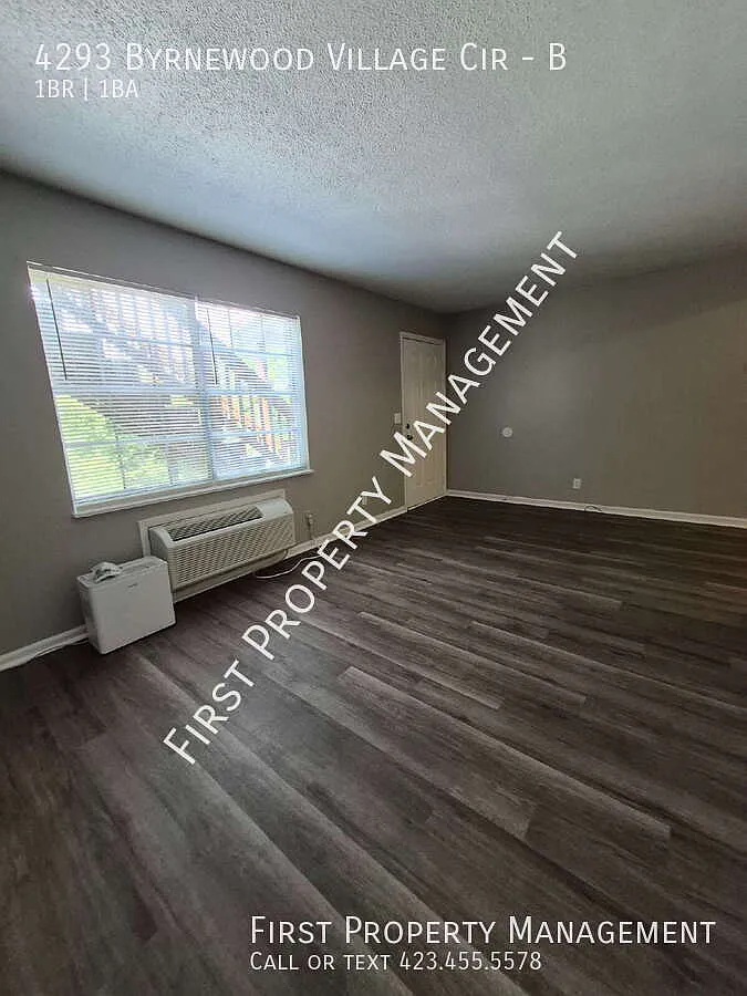 First Floor Level Updated 1 Bed, All New Appliances, New Kitchen Cabinets, Granite Countertops, A... — Photo 4