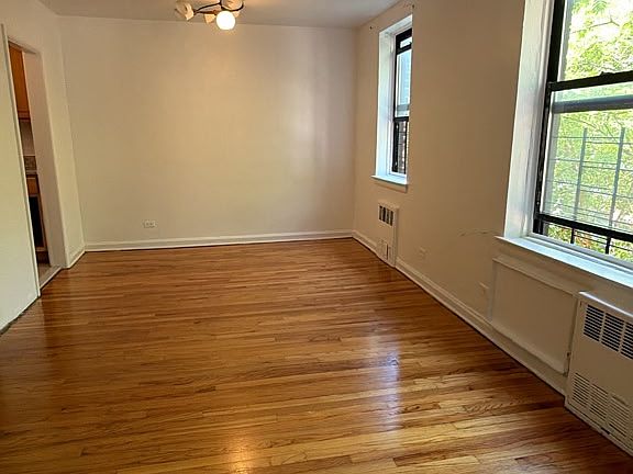 5th image of 1747 Clay Ave APT 4F