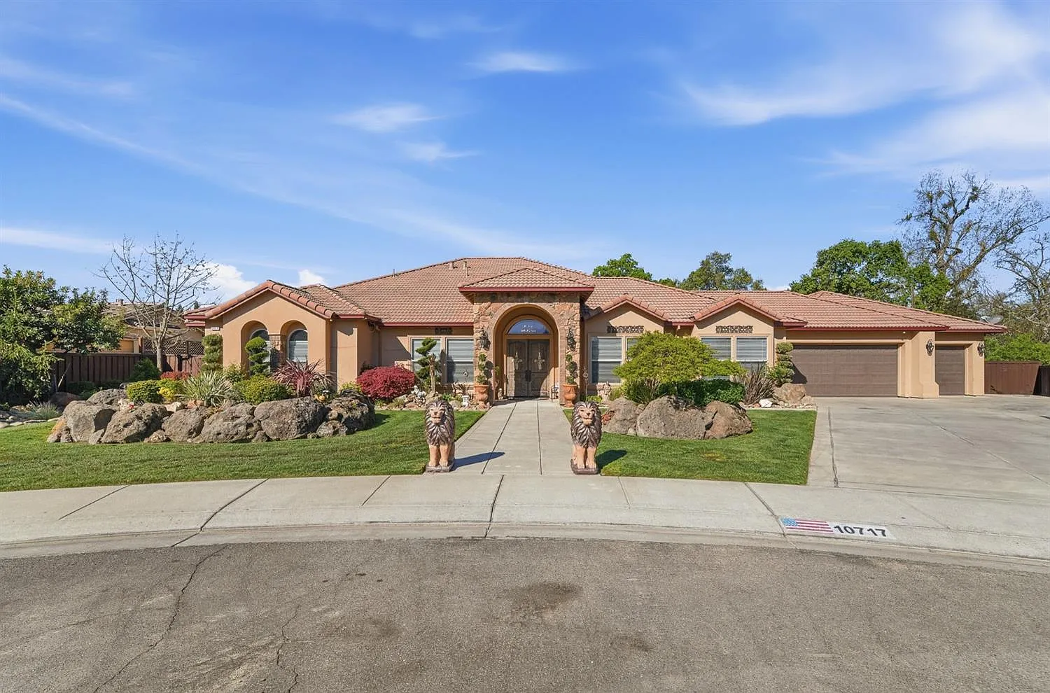 10717 Goldsborough Cir photo 1