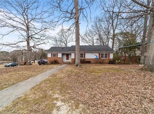 1601 Seven Oaks Pl, High Point, NC 27265