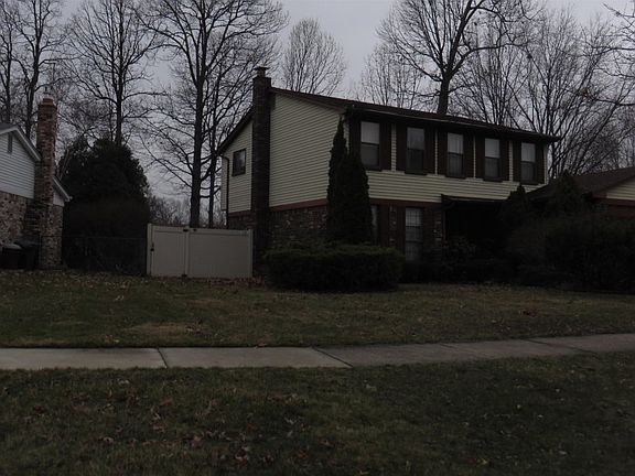 3rd image of 21639 Tulipwood St