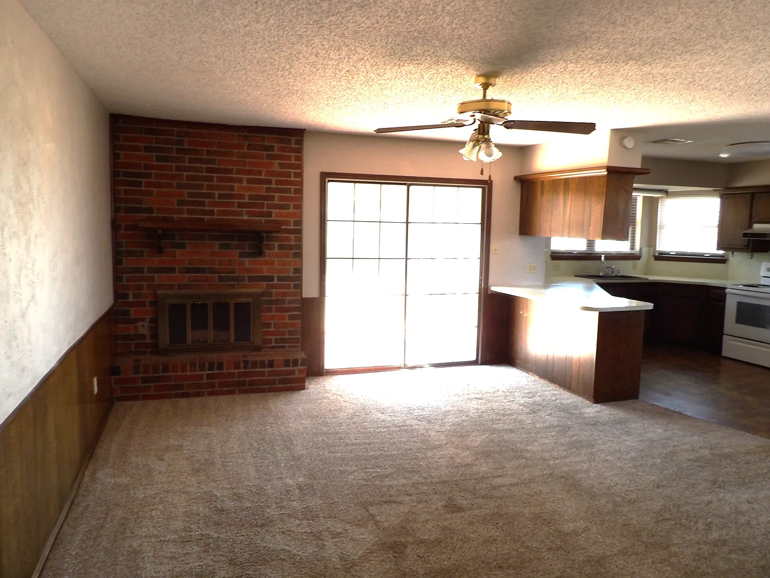 3 bed, 1581 sqft, $1,295 — Photo 2