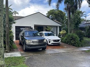 8671 SW 16th Ct, Pembroke Pines, FL 33025