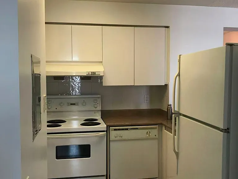 8 Hillcrest Ave #811 — Photo 12