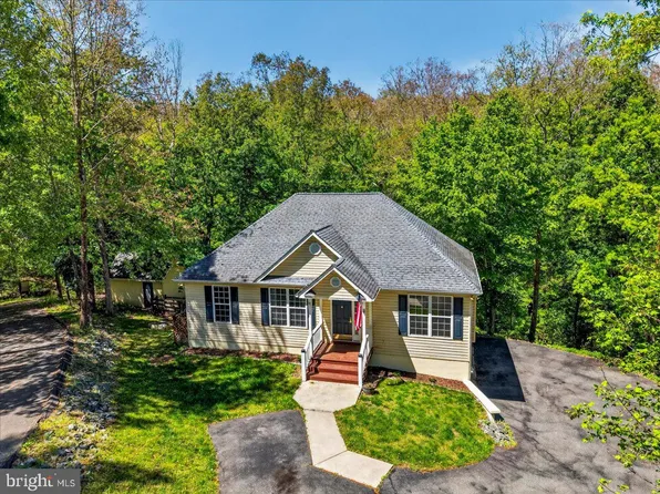 18 Chickasaw Pl, Palmyra, VA 22963