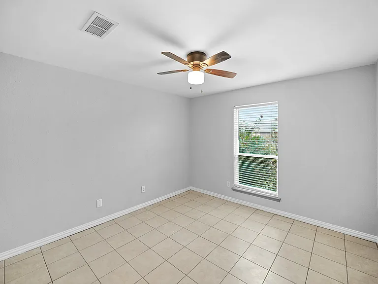 6214 Gladewell Dr — Photo 16