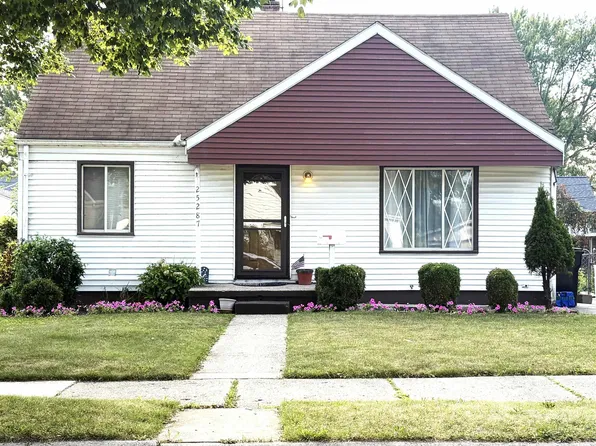 25287 Buick St, Roseville, MI 48066