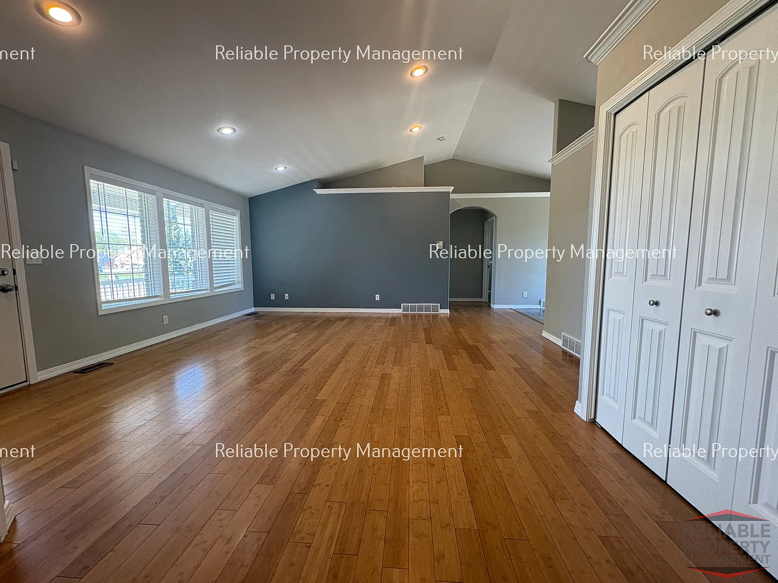 6 bed, 2950 sqft, $2,595 — Photo 4