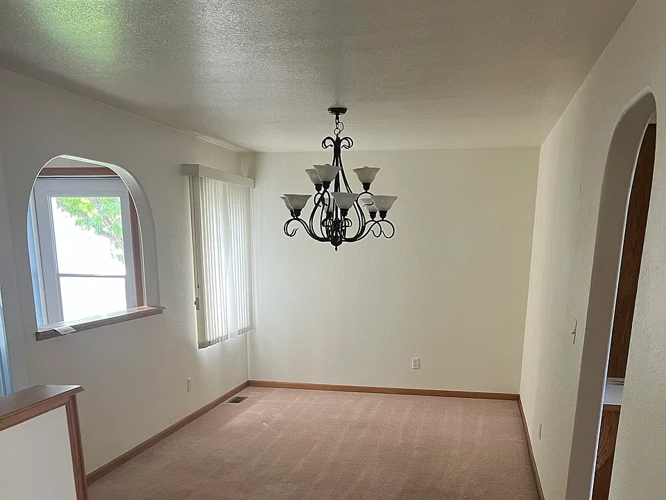 572 Moose Ct
