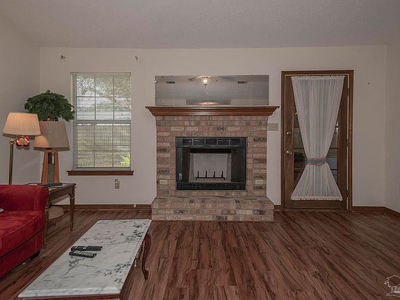 4th image of 305 S 73rd Ave
