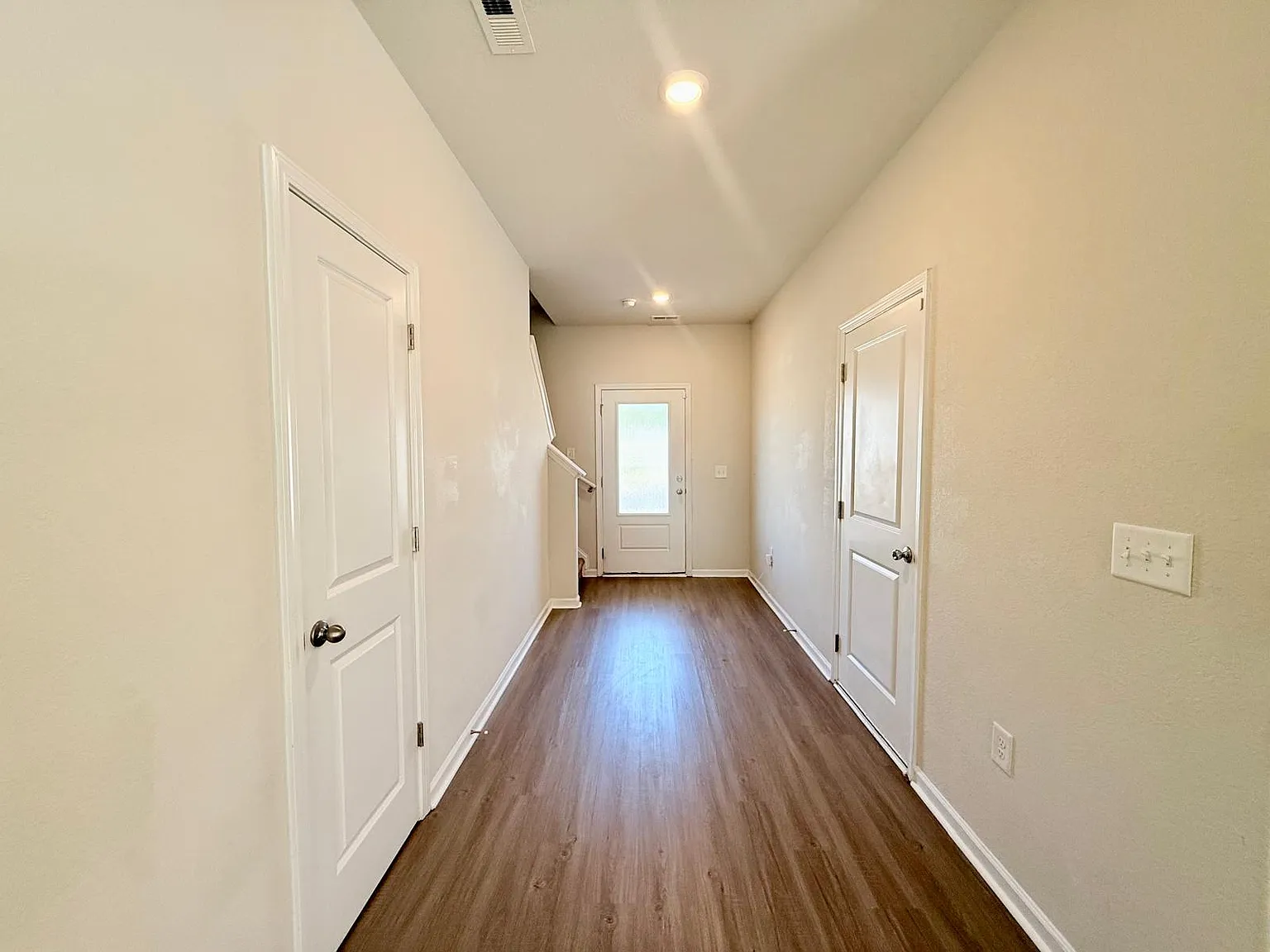 4 bed, 2.5 bath, 1800 sqft, $2,295 — Photo 4
