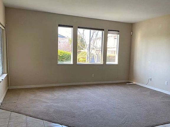 3rd image of 1987 Rainier Cir