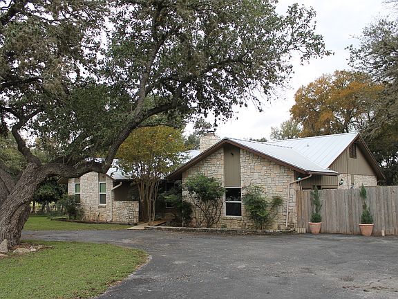 Access to private courtyard