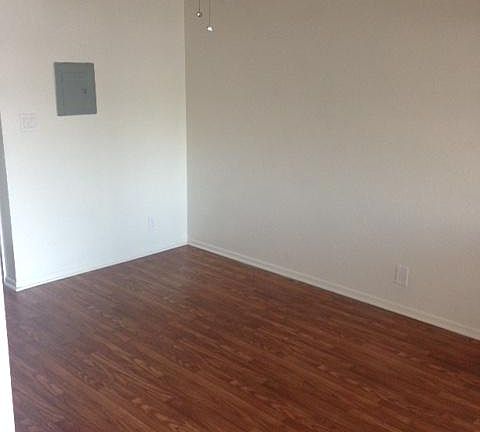 5th image of 13632 Kornblum Ave APT 17