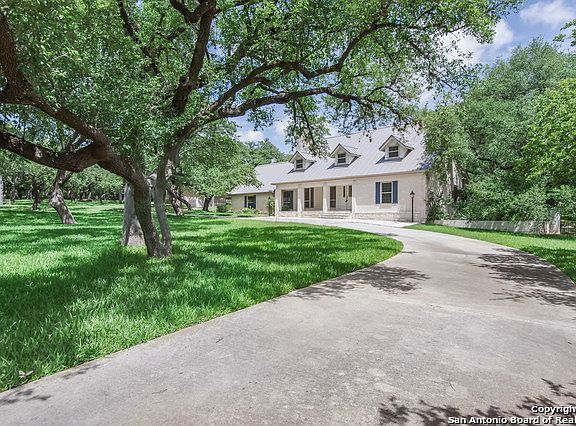 2nd image of 3219 S Valley View Ln